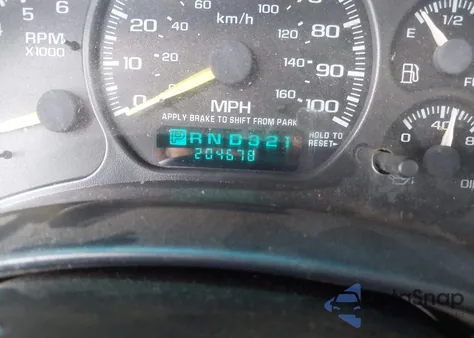 2000 Chevrolet Silverado 1500 Ls z USA, uszkodzony, nr VIN 2GCEC19T2Y1308318